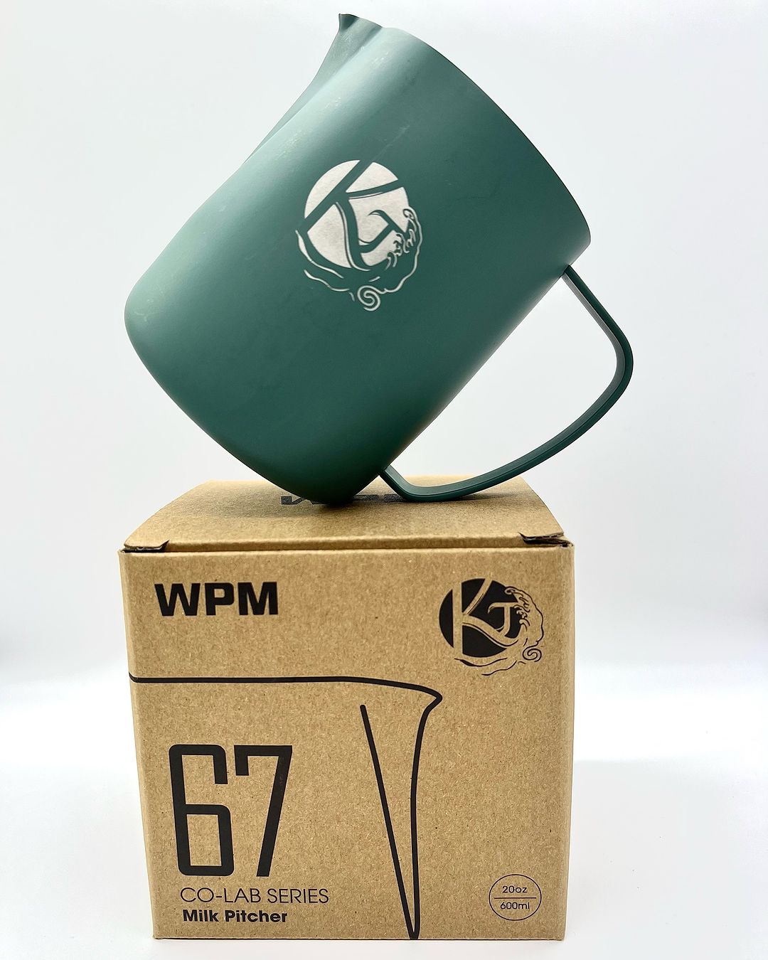 #67 KJ x WPM Pitcher (demnächst erhältlich)